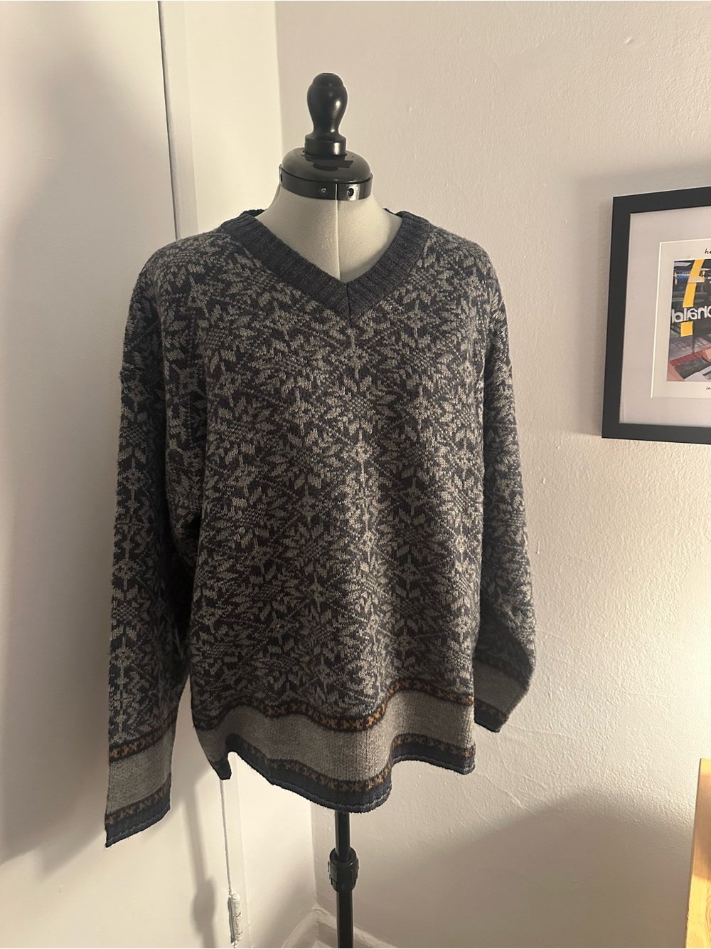 Sonoma Women's Blue Gray Patterned V-Neck Sweater